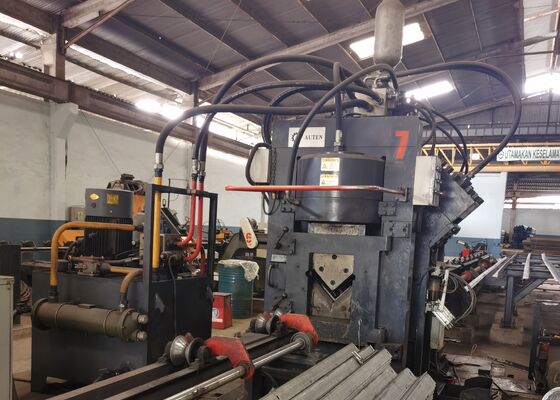 Water Cooling Hydraulic System CNC Angle Metal Punch Cutting Machine 2 Punches Per Side