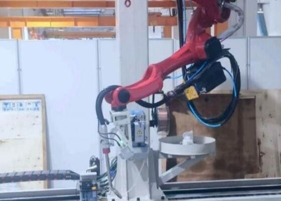 ±0.07mm Repeatability Inverted Rail Welding Robot Machine 180000 Lux Light Resistance