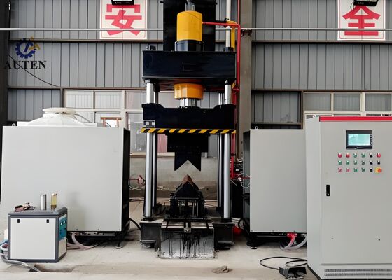 Model HQ250-700 CNC Angle Heating Bending Machine 1600KN Oil Tank Pressure